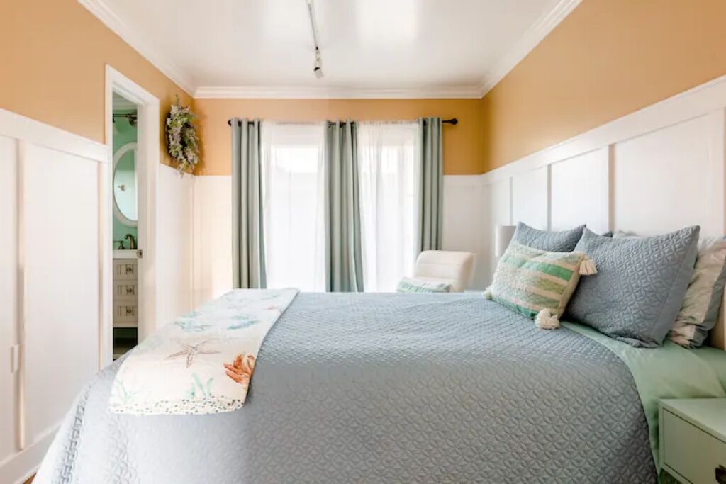 Photo of Bedroom in Hollywood Beach