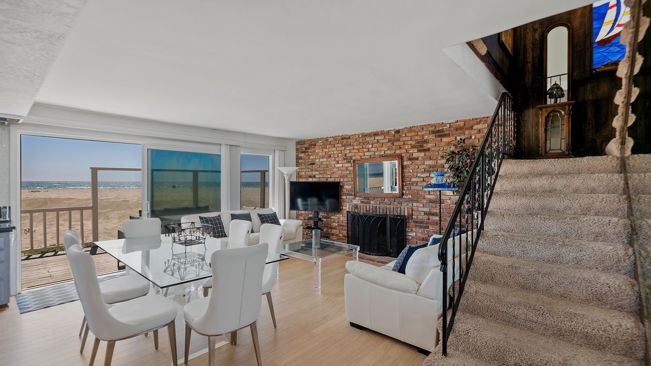 Photo of Livingroom in Oxnard Shores