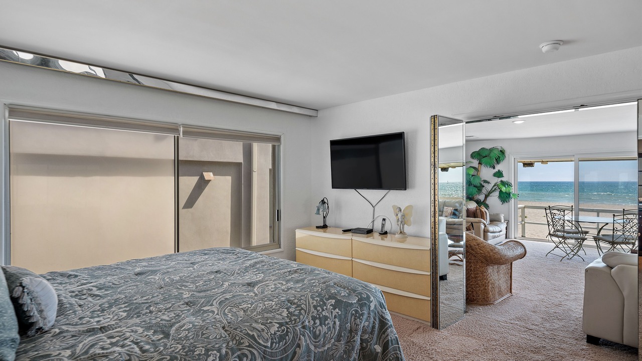 Photo of Bedroom in Oxnard Shores