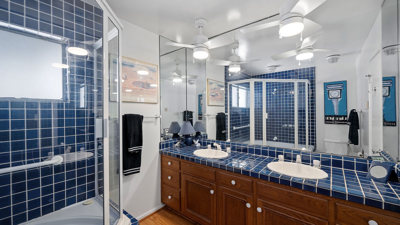 Photo of Bathroom in Oxnard Shores