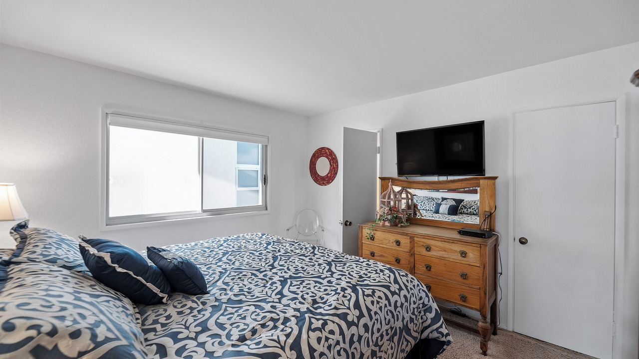 Photo of Bedroom in Oxnard Shores