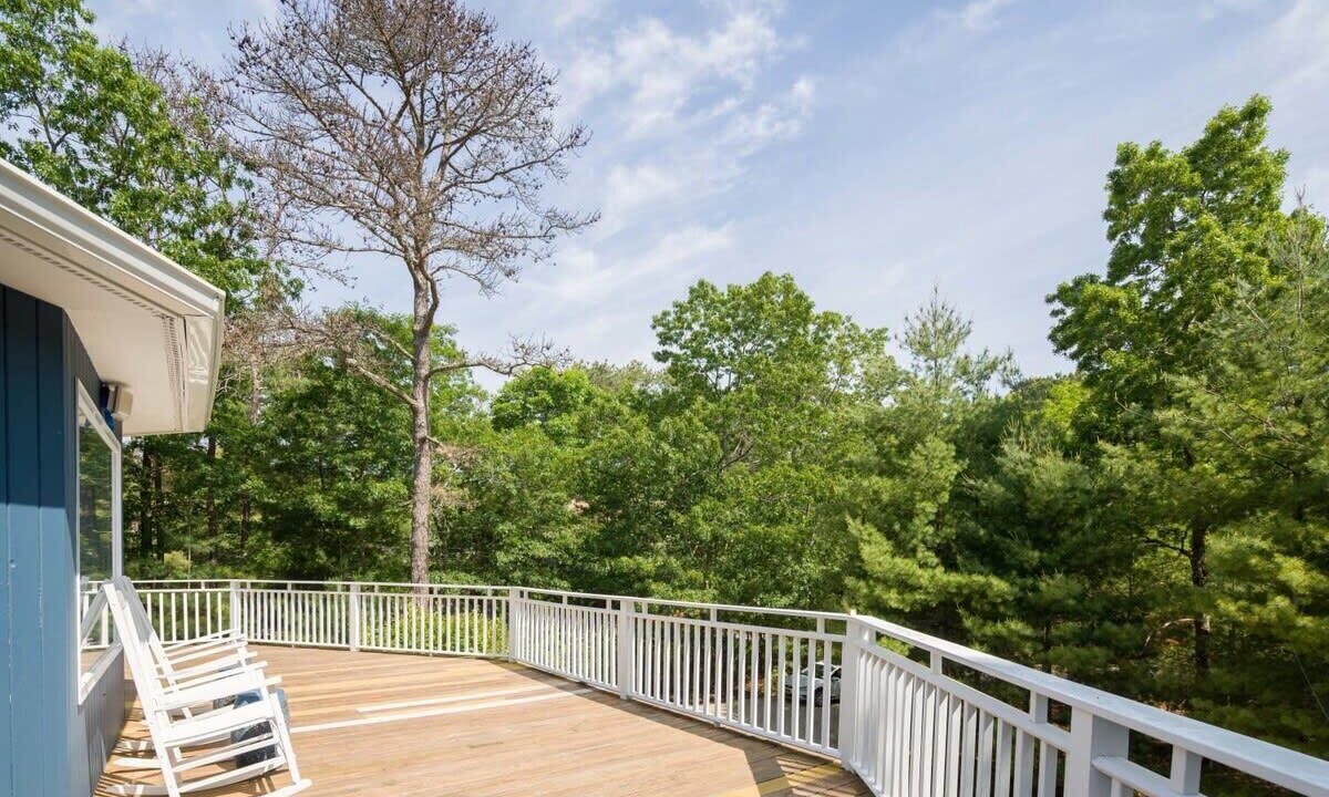 Photo of Patio Balcony in Northwest Harbor