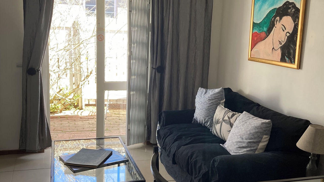 Photo of Livingroom in Plumstead