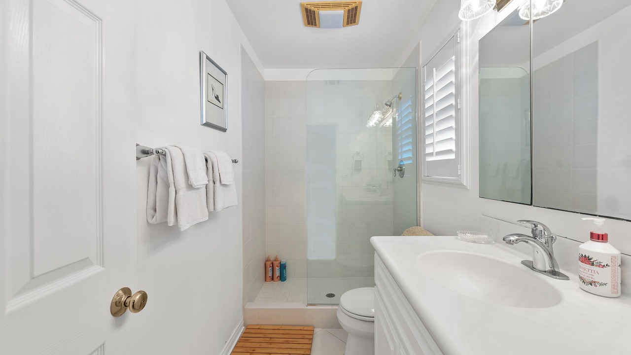 Photo of Bathroom in Pierpont Bay