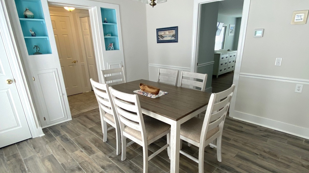 Photo of Bedroom in Cherry Grove Beach