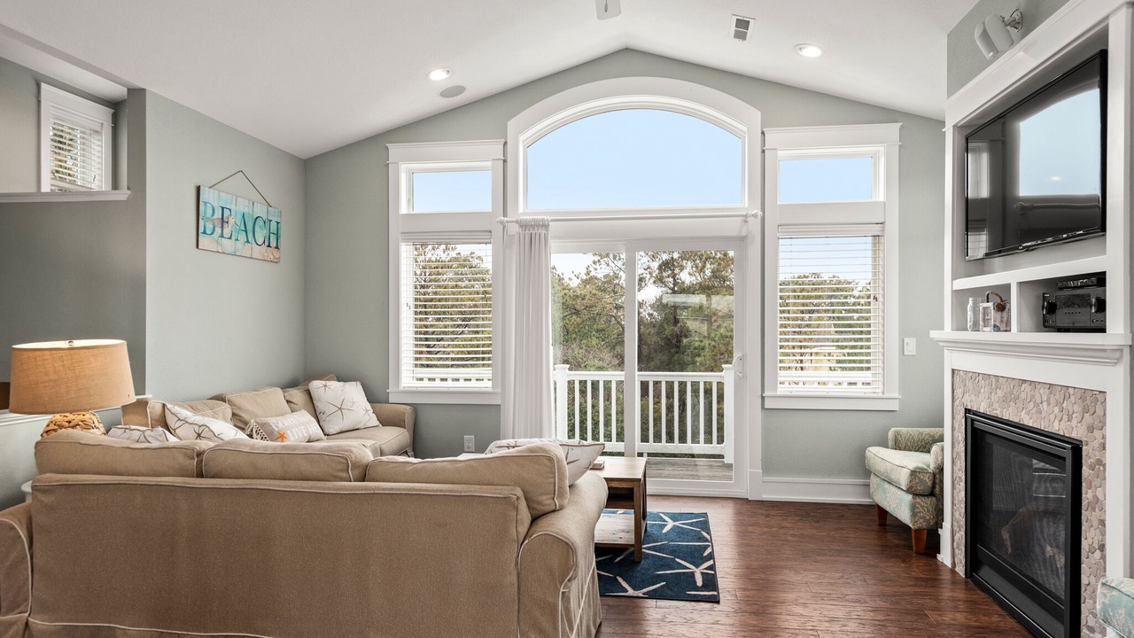 Photo of Livingroom in Monteray Shores