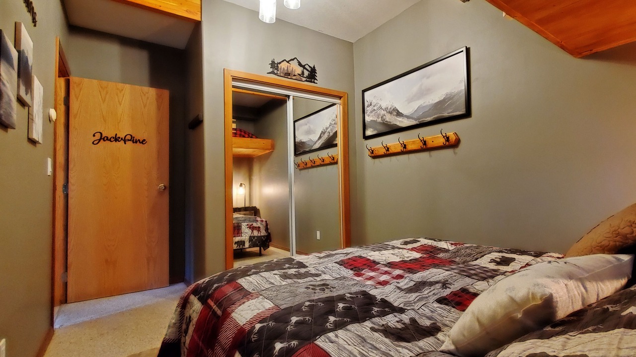 Photo of Bedroom in Sunburst Estates