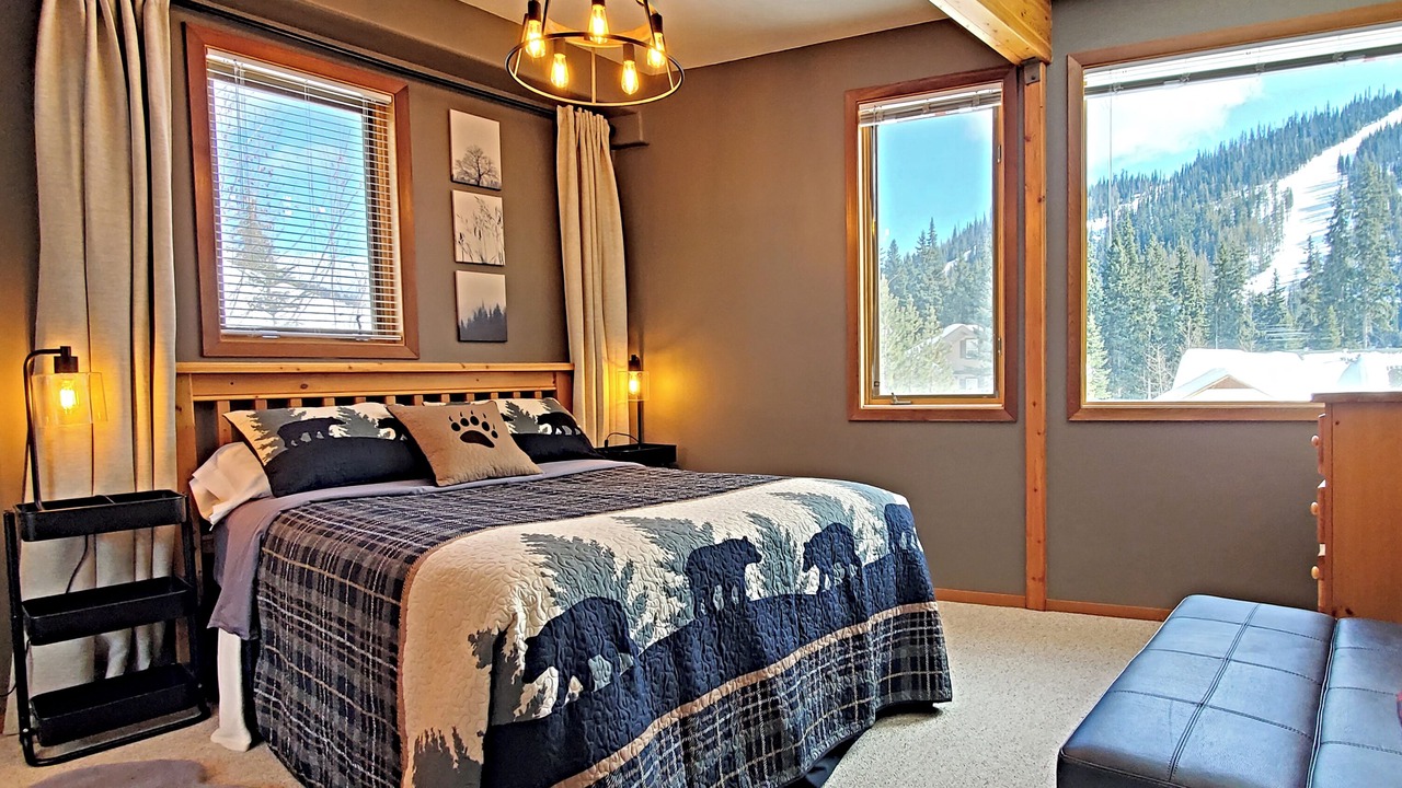 Photo of Bedroom in Sunburst Estates