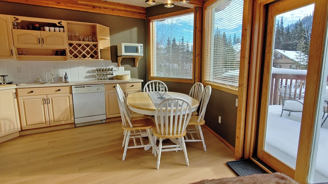 Photo of Kitchen in Sunburst Estates