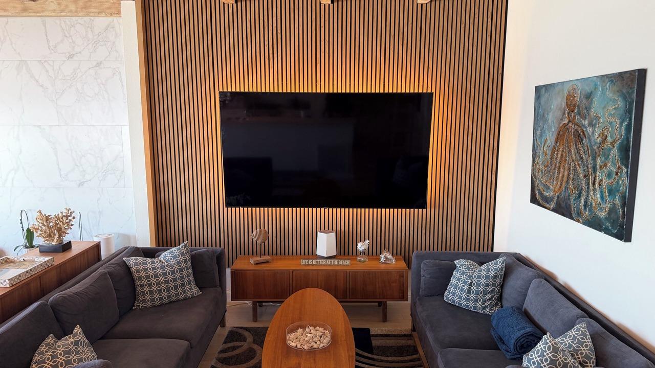 Photo of Livingroom in Central Malibu