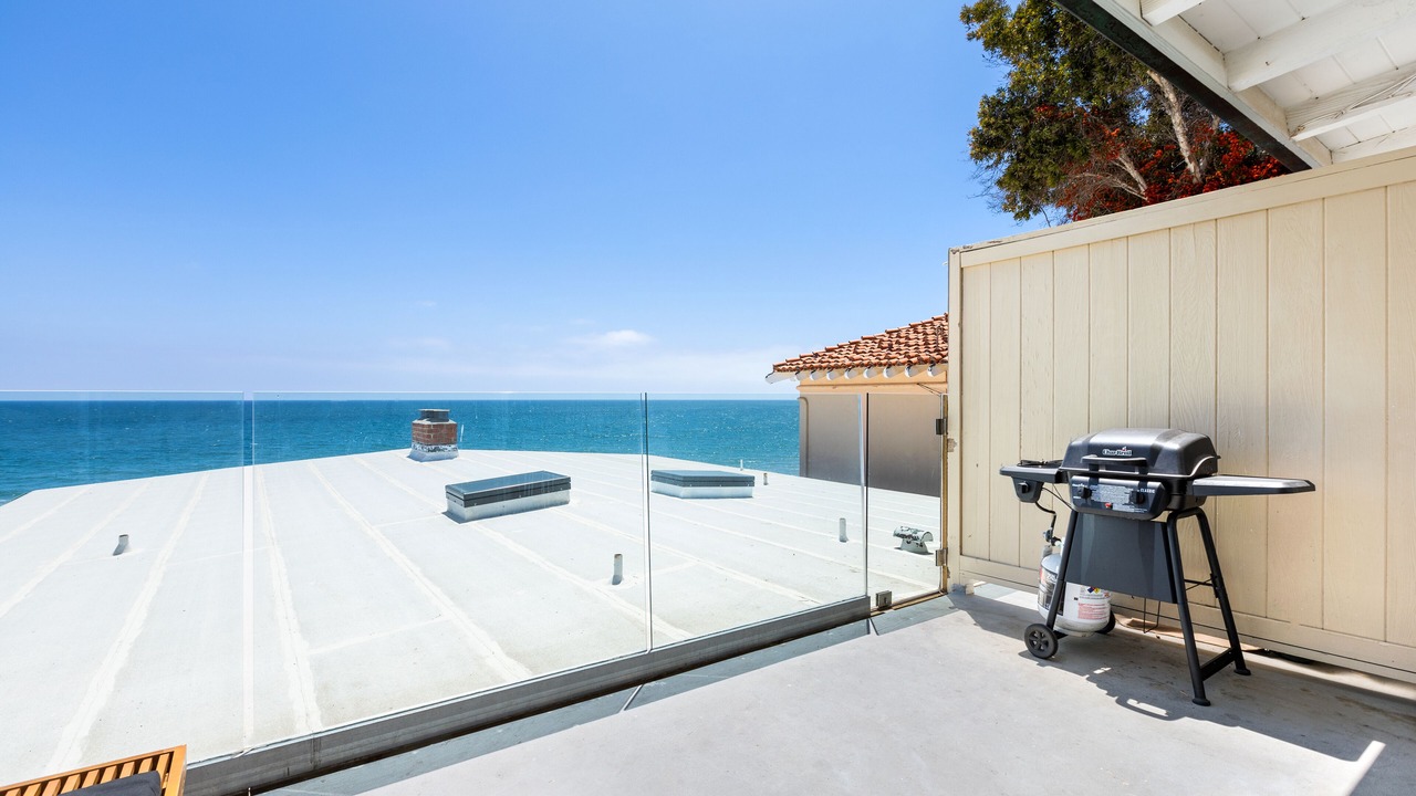 Photo of Patio Balcony in Central Malibu