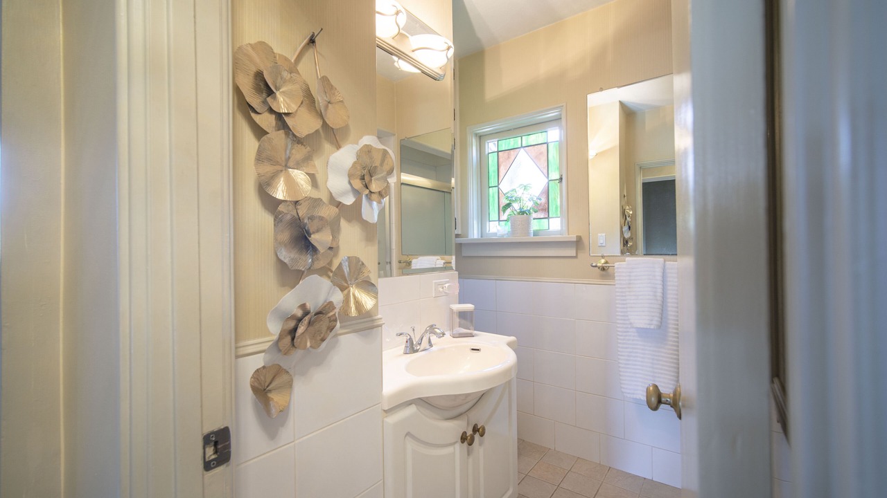 Photo of Bathroom in West Vancouver