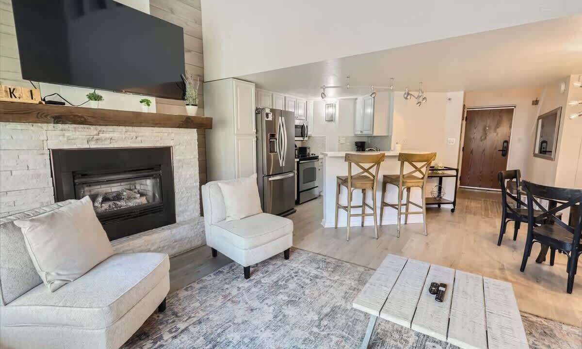 Photo of Livingroom in Copper Mountain Village
