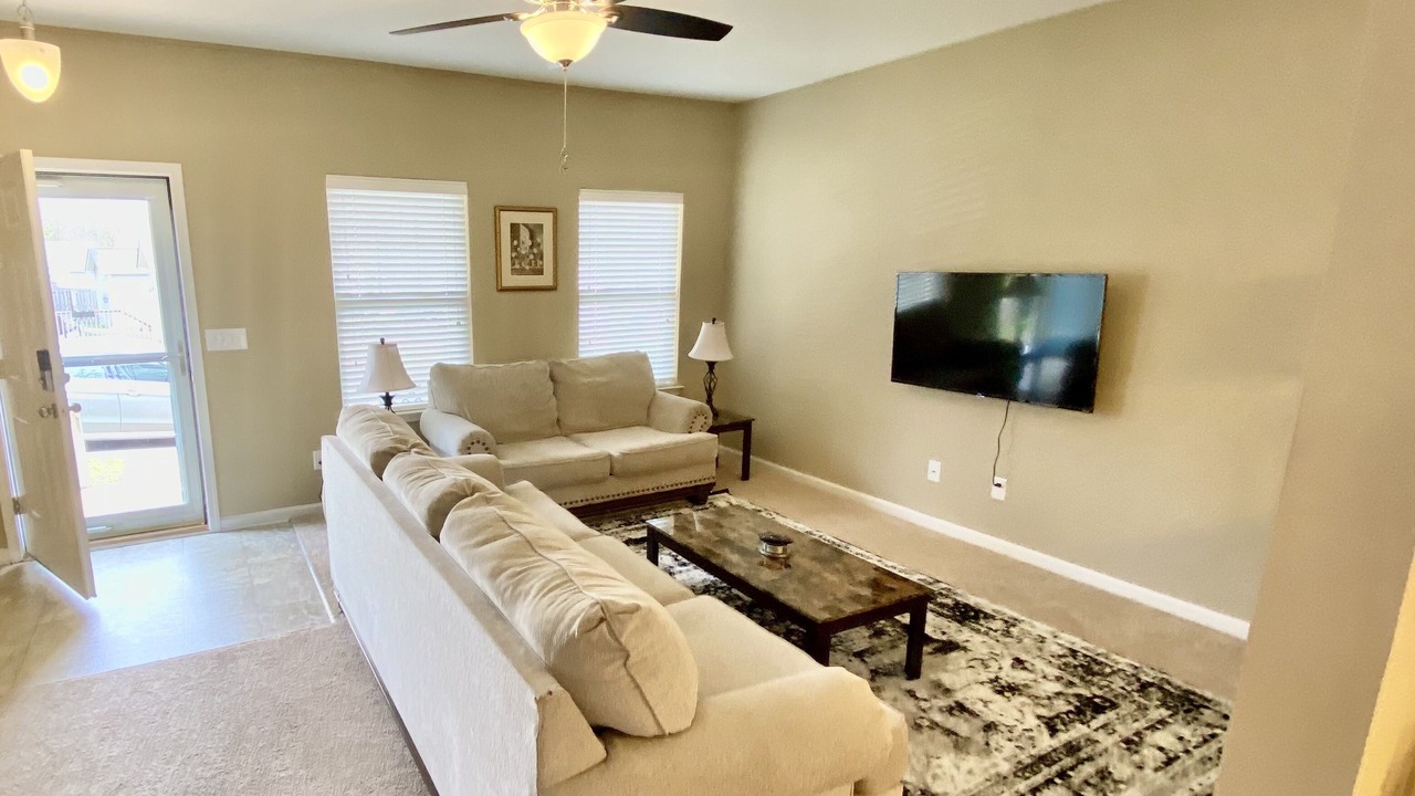 Photo of Livingroom in Huntersville