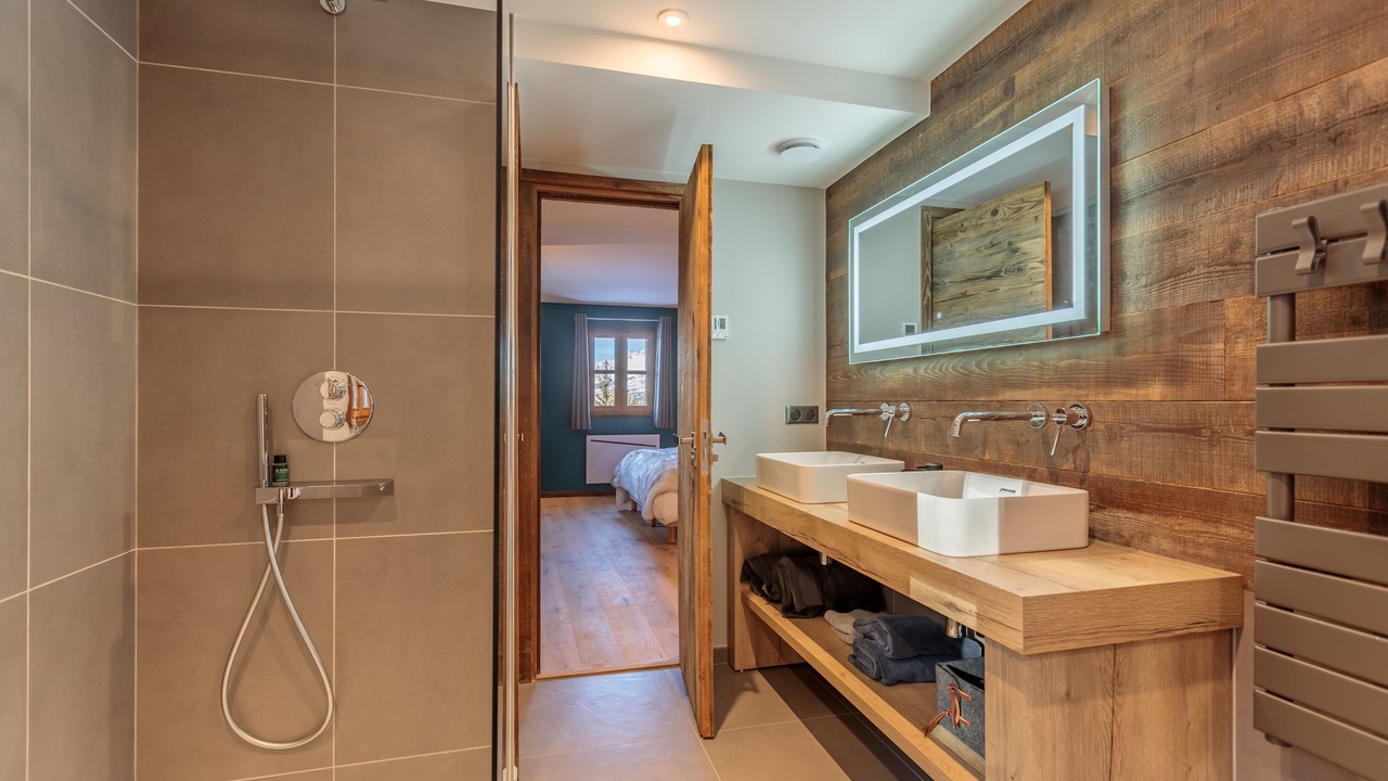 Photo of Bathroom in Arc-1800