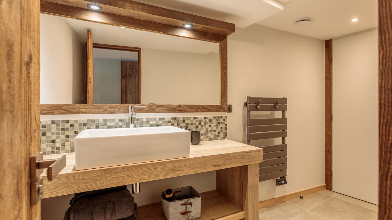 Photo of Bathroom in Arc-1800