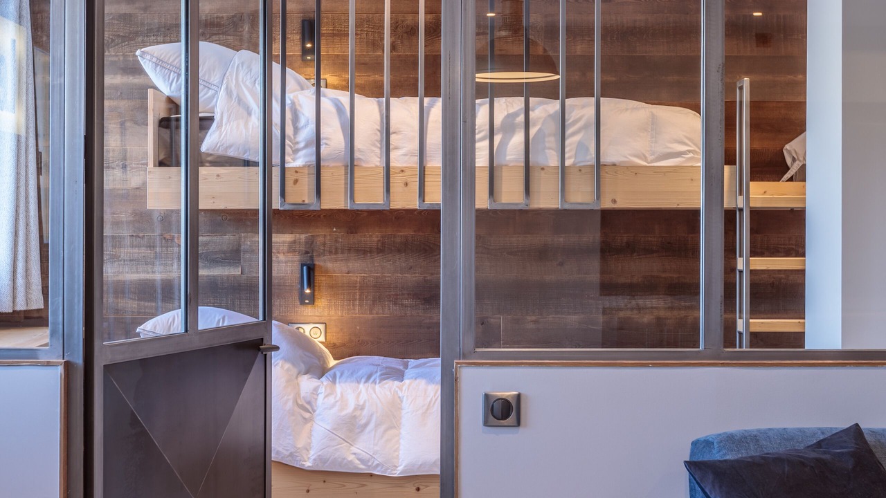 Photo of Bedroom in Arc-1800
