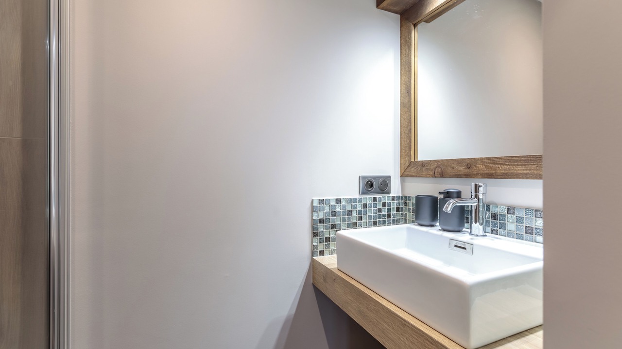 Photo of Bathroom in Arc-1800