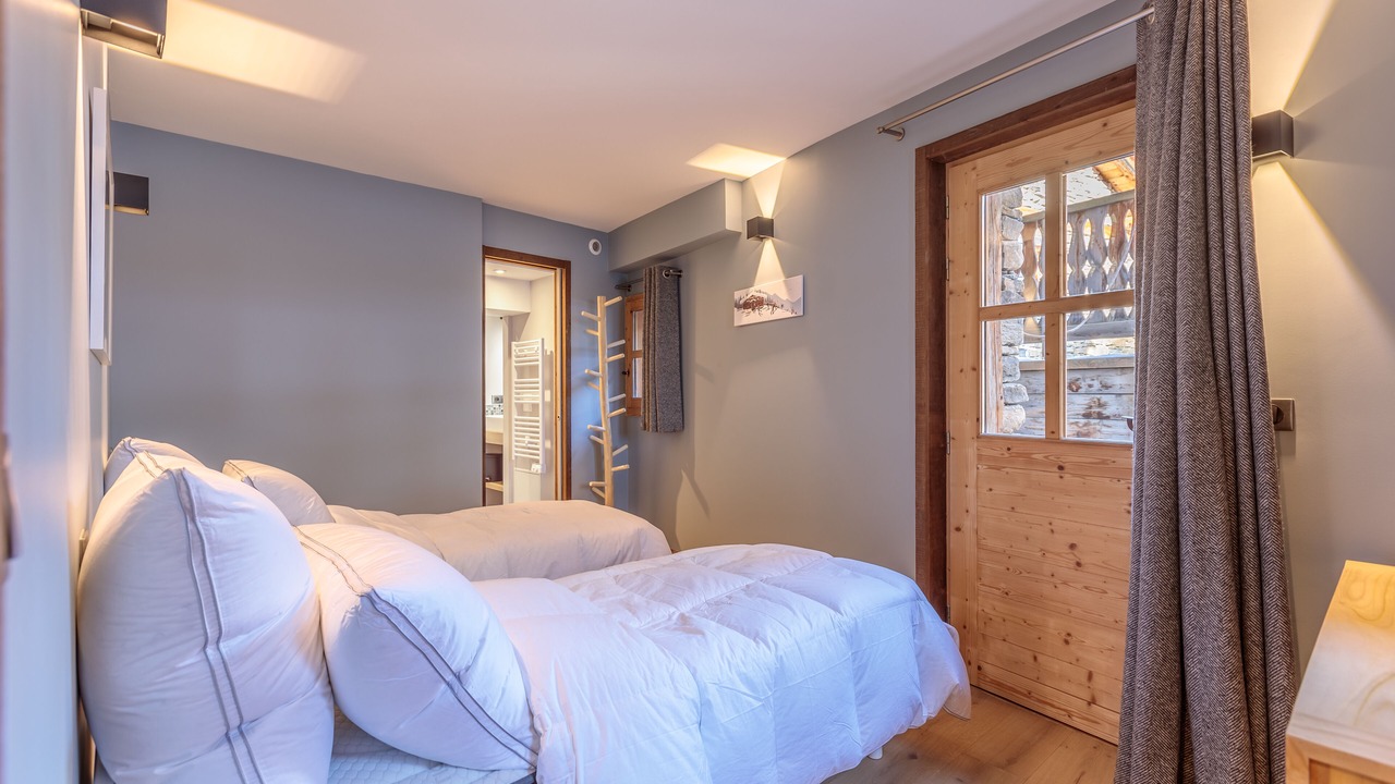 Photo of Bedroom in Arc-1800