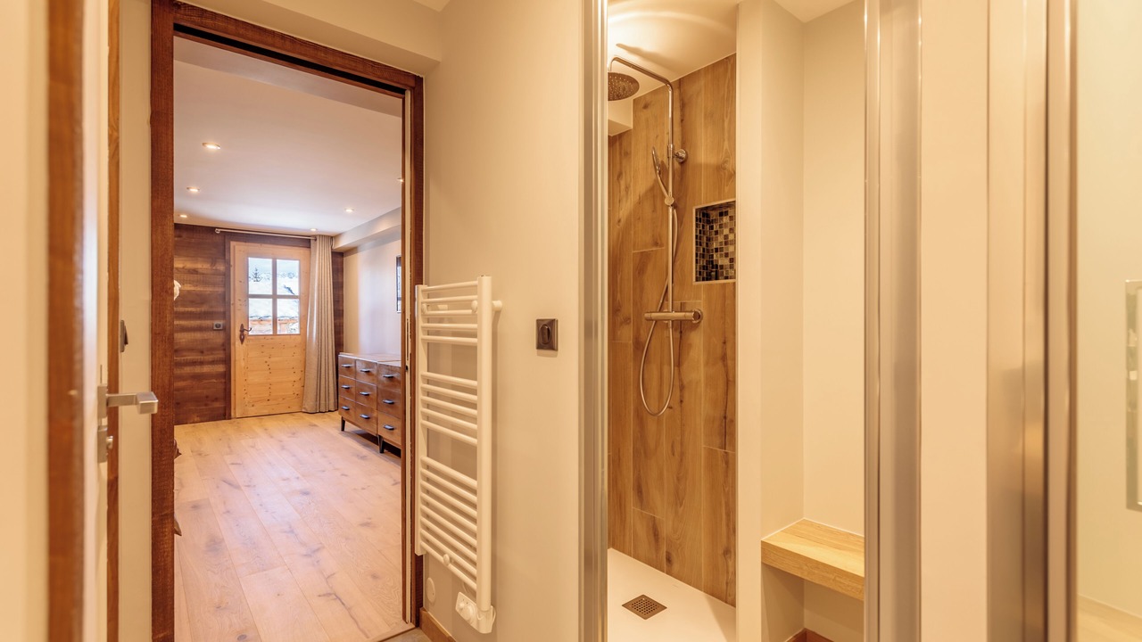 Photo of Bathroom in Arc-1800