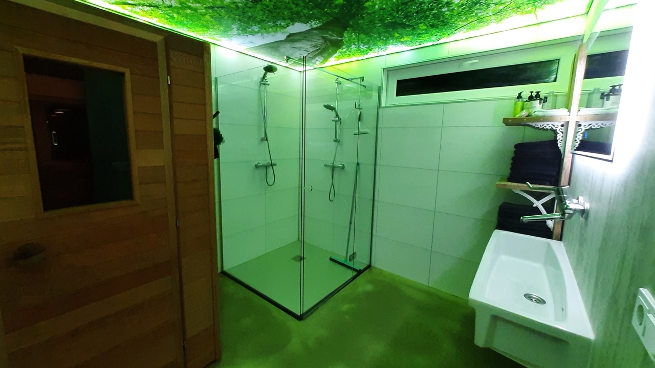 Photo of Bathroom in Dirkshorn