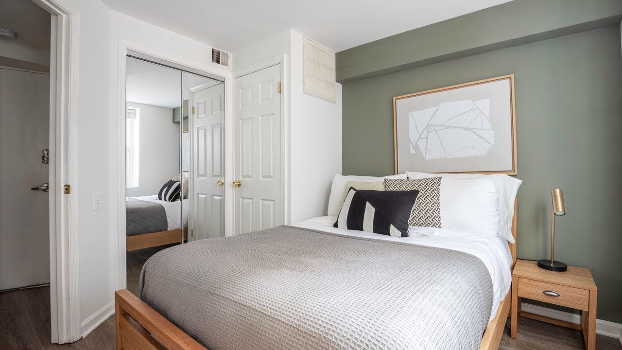 Photo of Bedroom in Adams Morgan