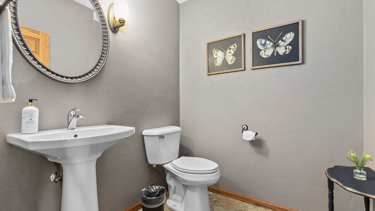 Photo of Bathroom in Black Wolf