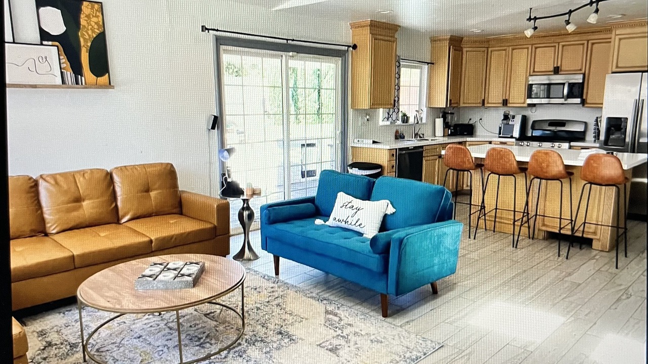Photo of Livingroom in West Hills