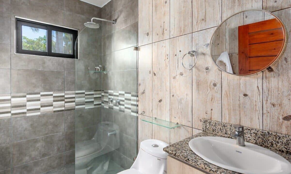 Photo of Bathroom in Potrero