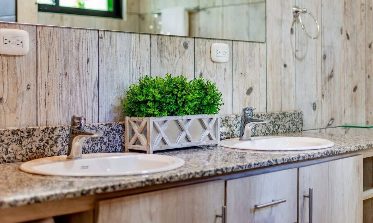 Photo of Bathroom in Potrero