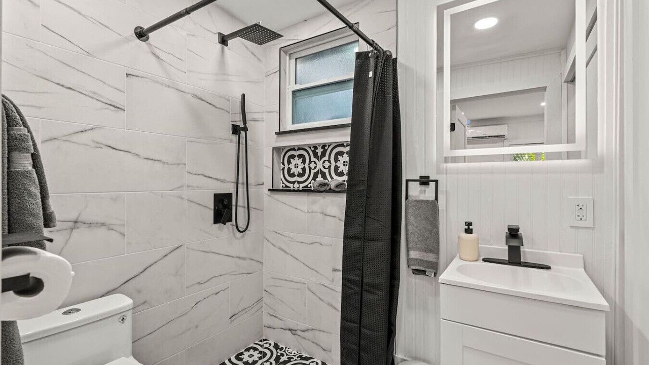 Photo of Bathroom in Sailboat Bend