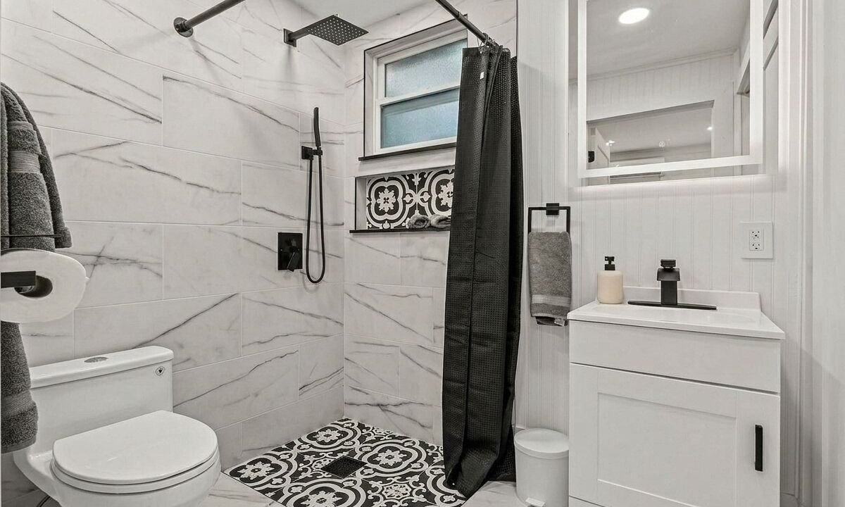 Photo of Bathroom in Sailboat Bend