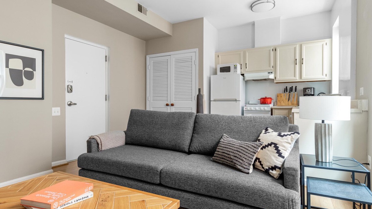Photo of Livingroom in Adams Morgan