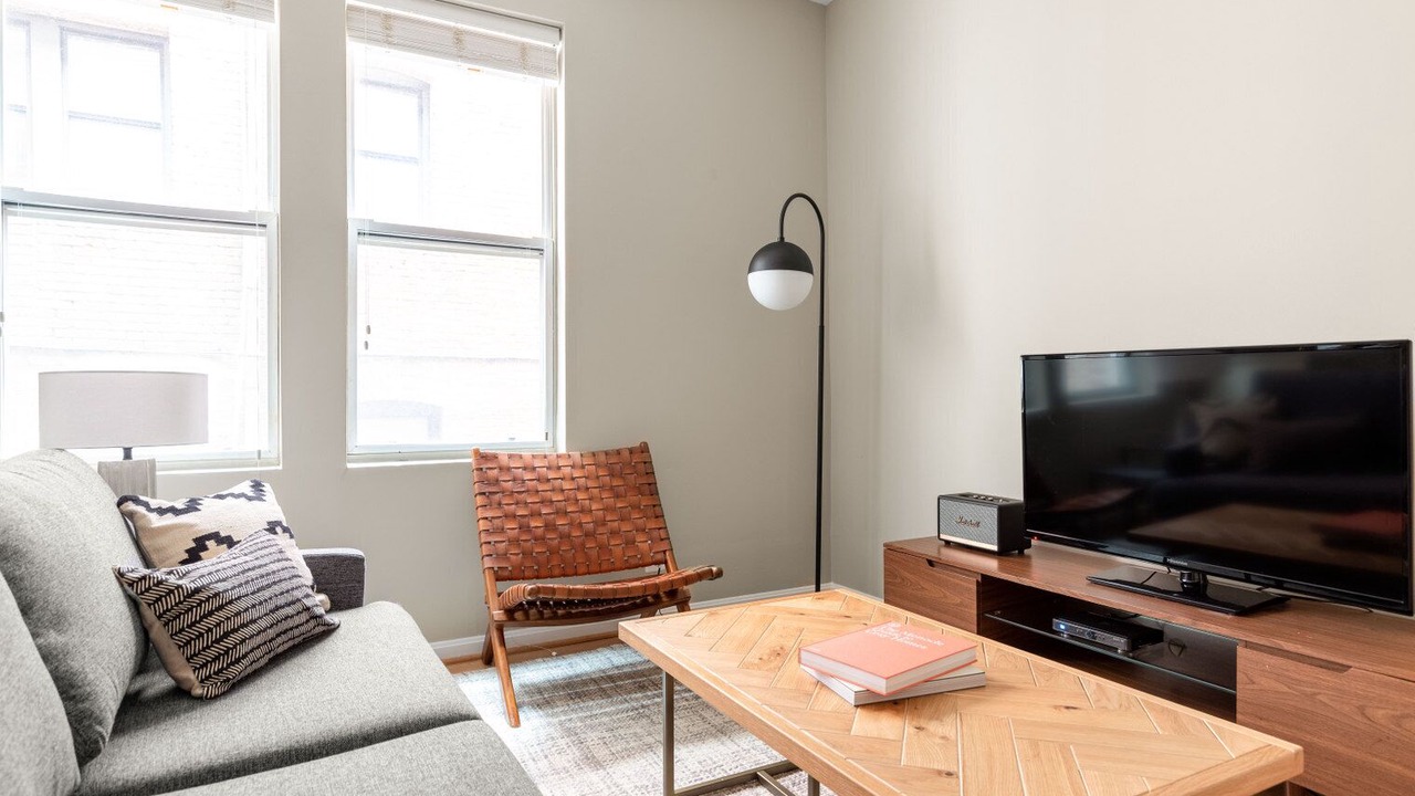 Photo of Livingroom in Adams Morgan