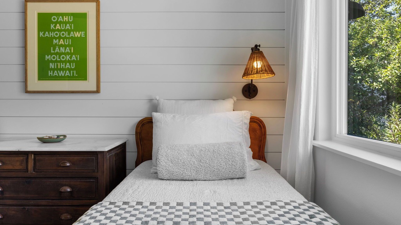 Photo of Bedroom in Meiners Oaks
