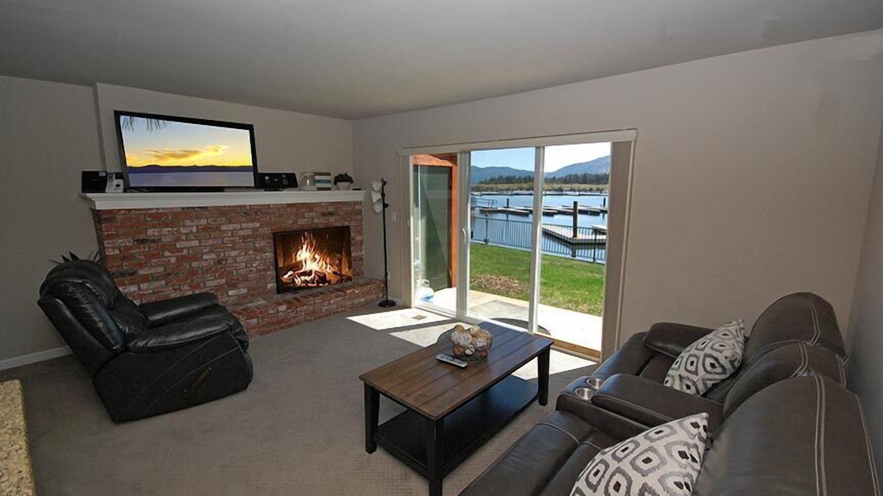 Photo of Livingroom in Tahoe Keys