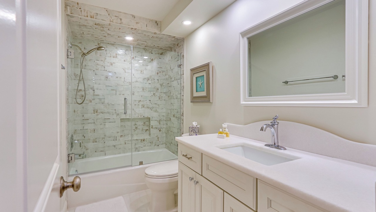Photo of Bathroom in Harbour Town