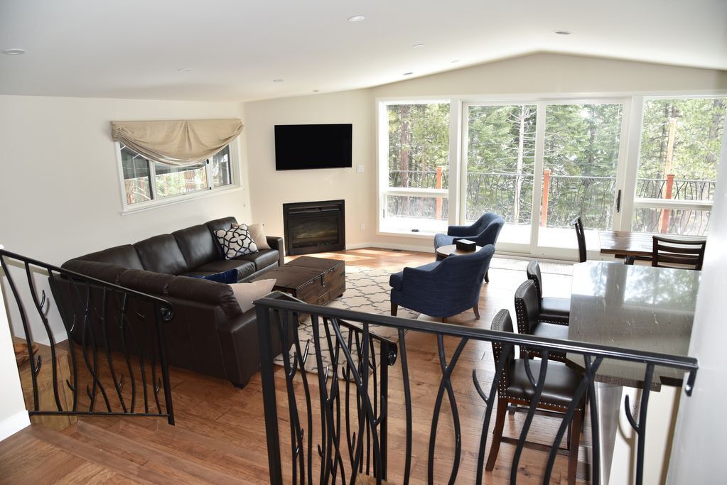 Photo of Livingroom in Montgomery Estates