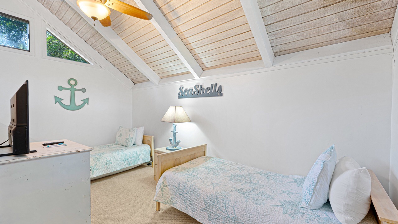 Photo of Bedroom in Night Heron
