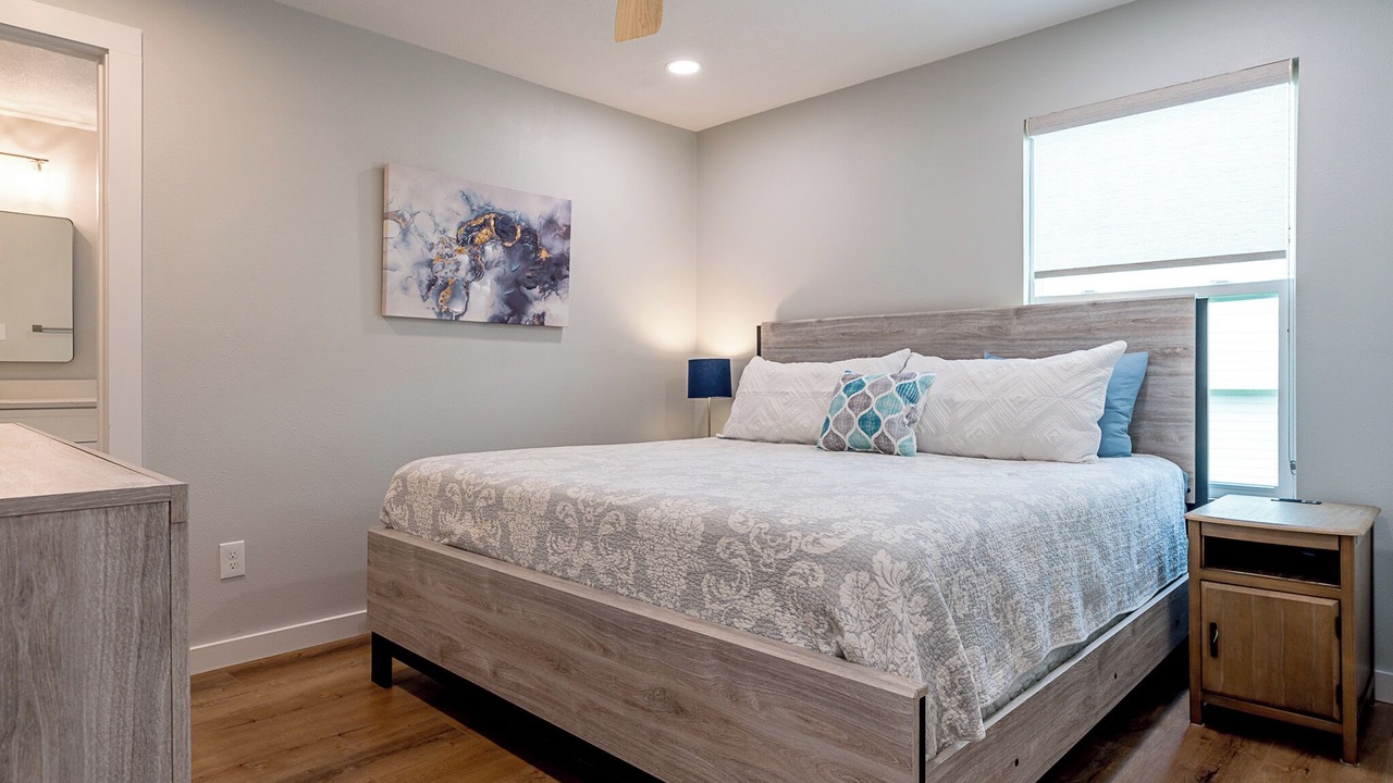 Photo of Bedroom in Pirates Beach