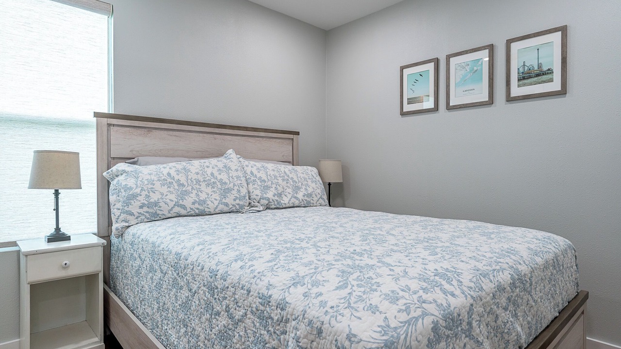 Photo of Bedroom in Pirates Beach