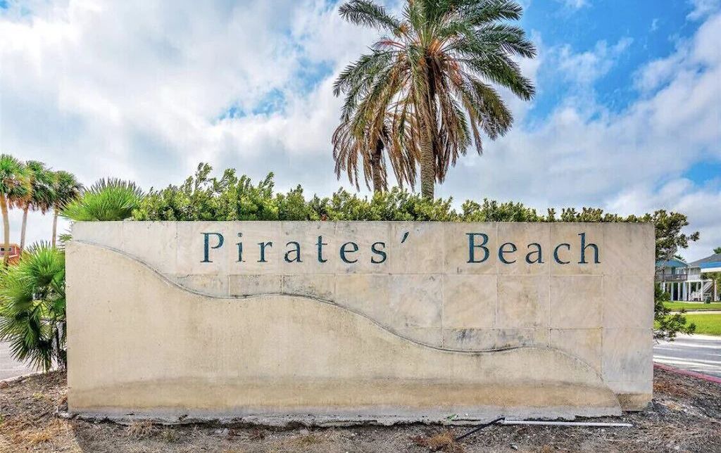 Photo of Others in Pirates Beach