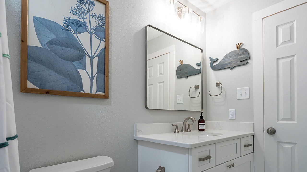 Photo of Bathroom in Pirates Beach