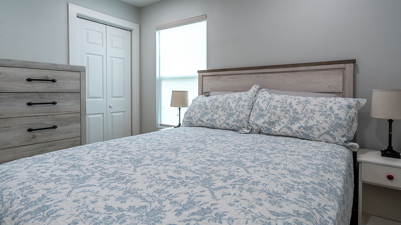 Photo of Bedroom in Pirates Beach