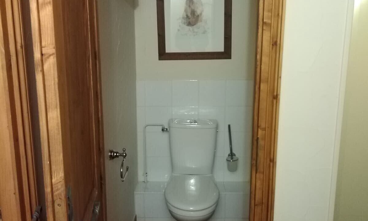 Photo of Bathroom in Arc-1950