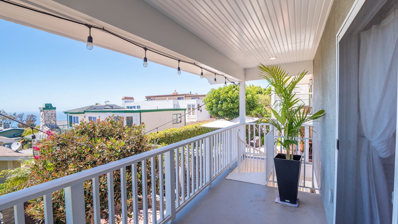 Photo of Patio Balcony in Arch Beach Heights