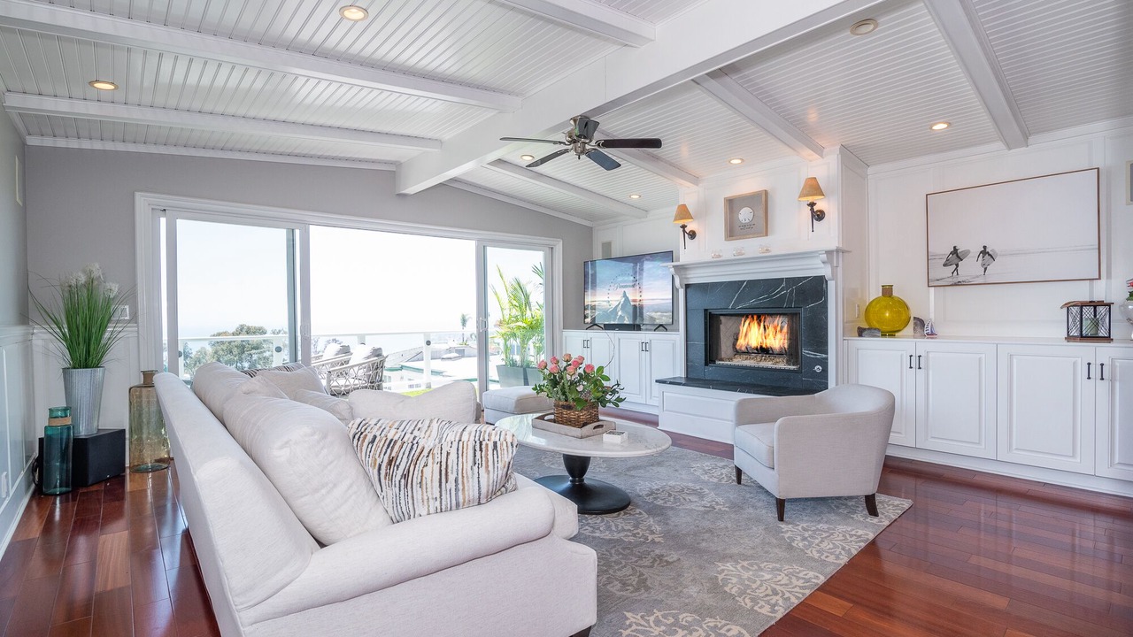 Photo of Livingroom in Arch Beach Heights