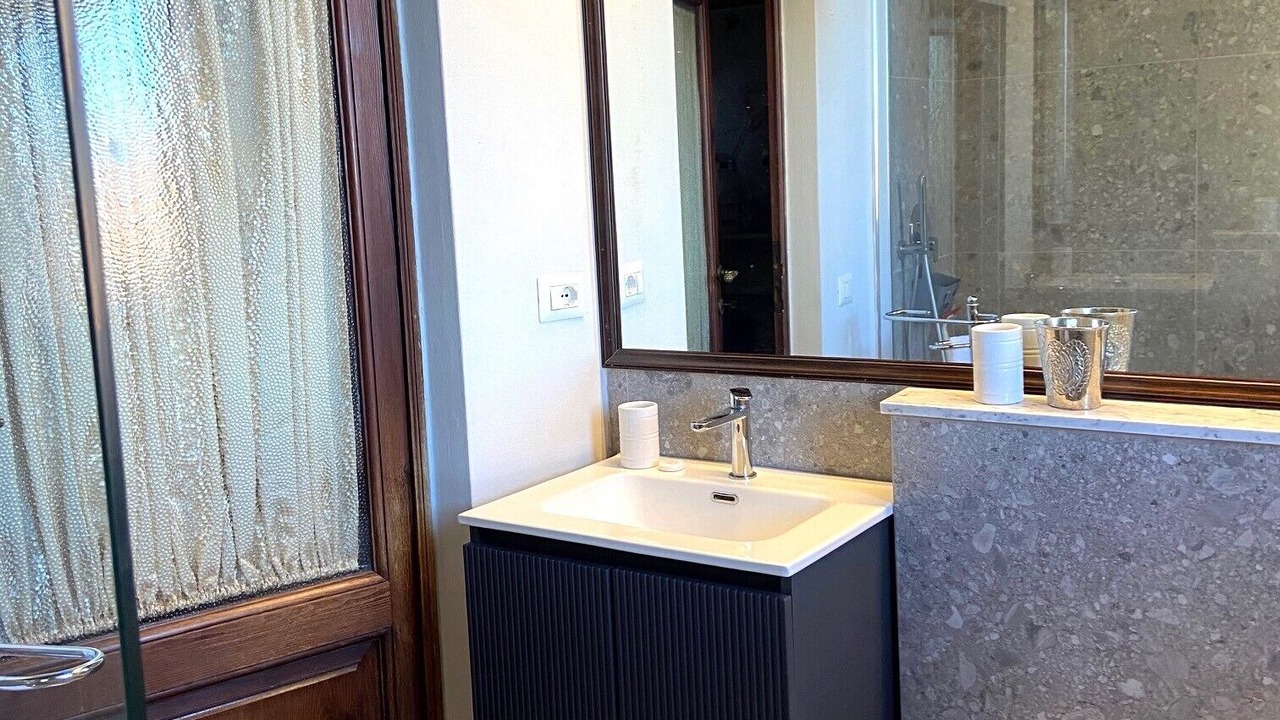 Photo of Bathroom in Lari