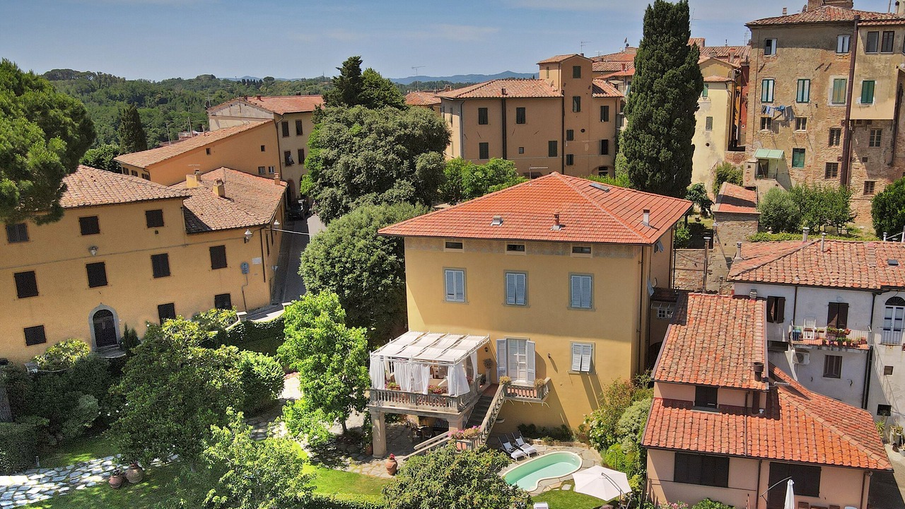 Photo of Outdoor in Lari