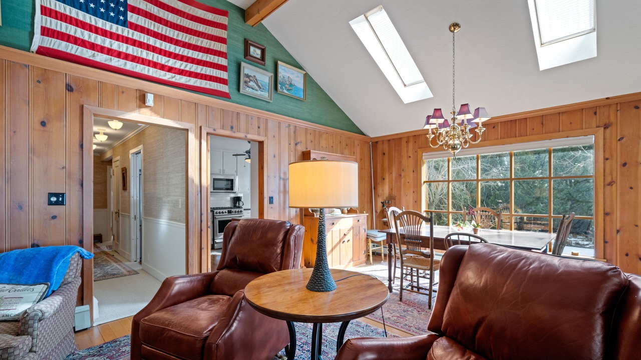 Photo of Livingroom in Baileys Harbor